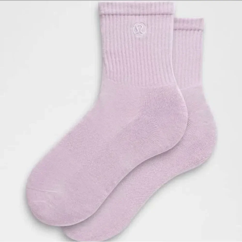 Unisex Lululemon Daily Essential Quarter Socks Sheer Violet Light Extra Large